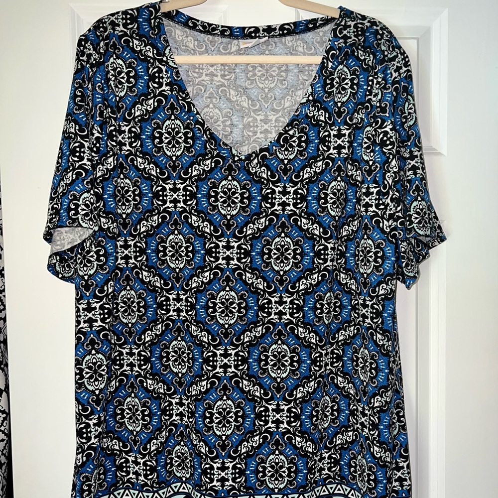 LuLaroe 2x short sleeve shirt